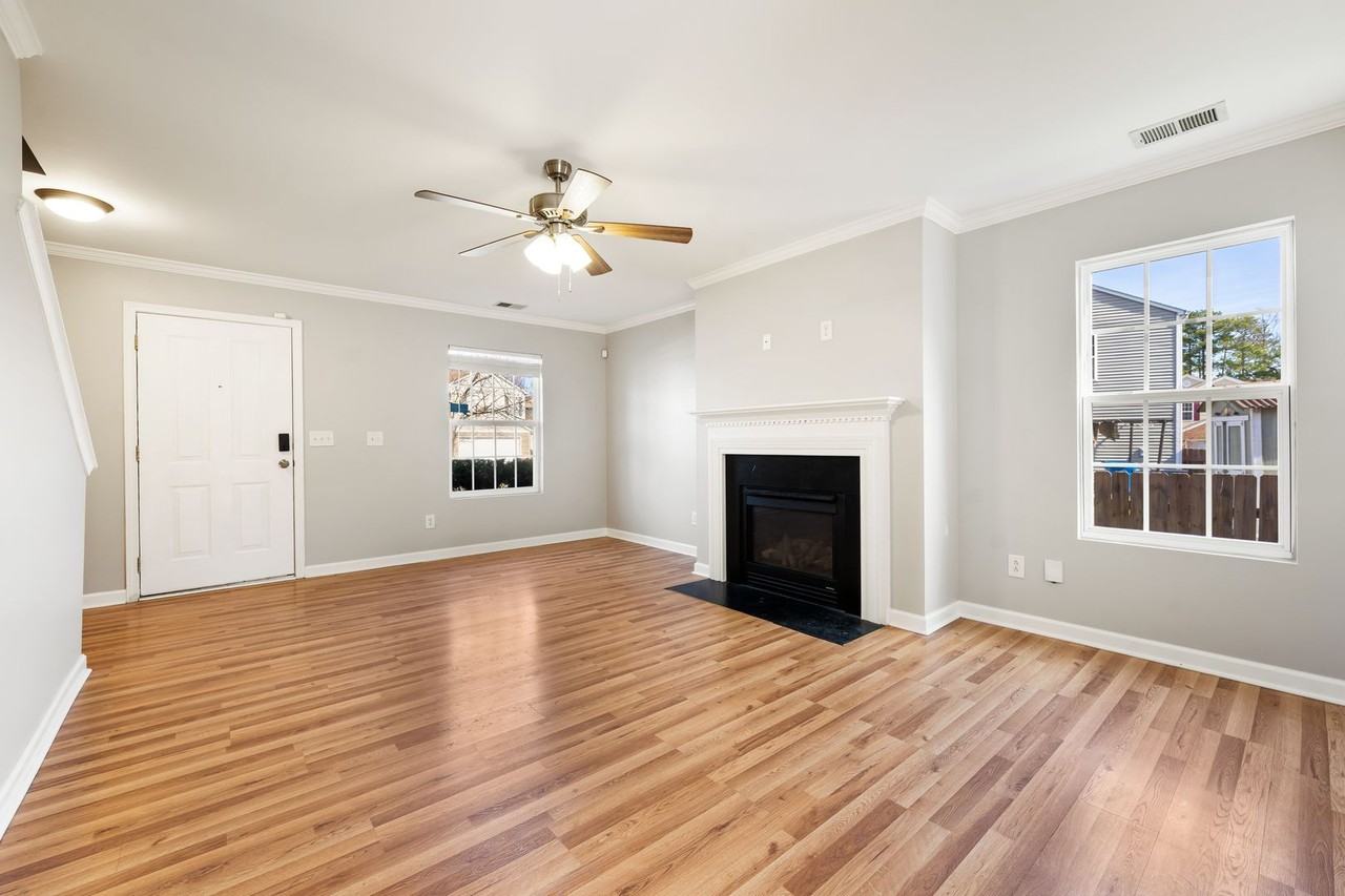 2903 Skybrook Ln - Photo 3 of 18