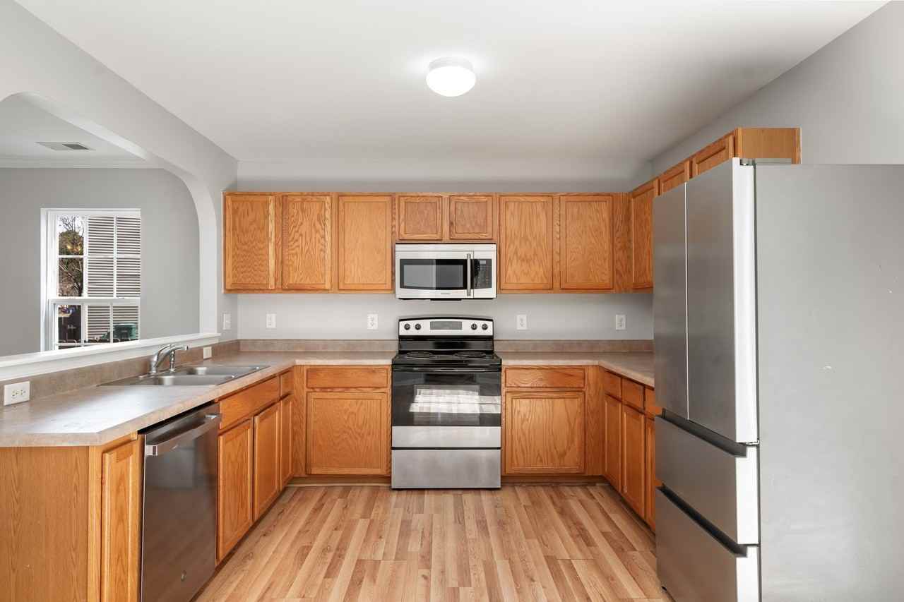 2903 Skybrook Ln - Photo 4 of 18