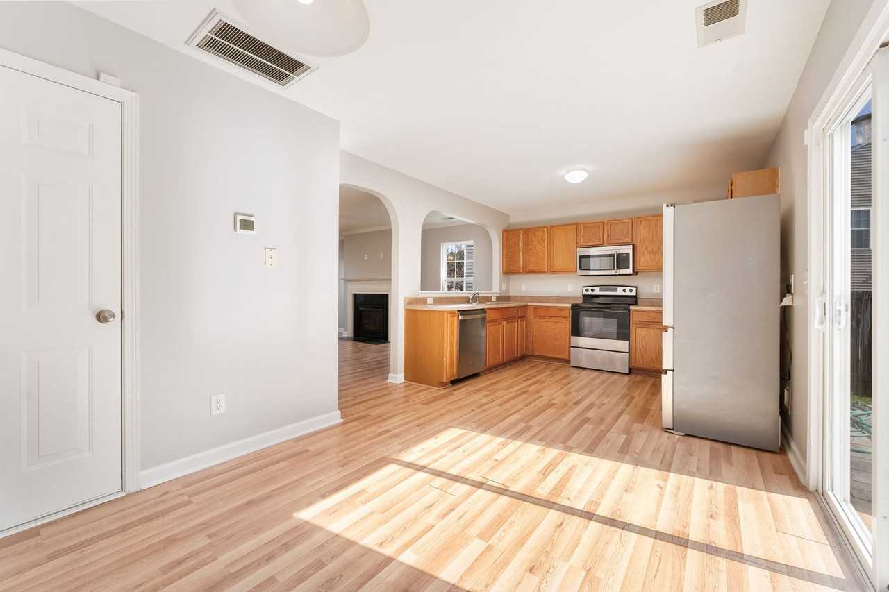 2903 Skybrook Ln - Photo 5 of 18