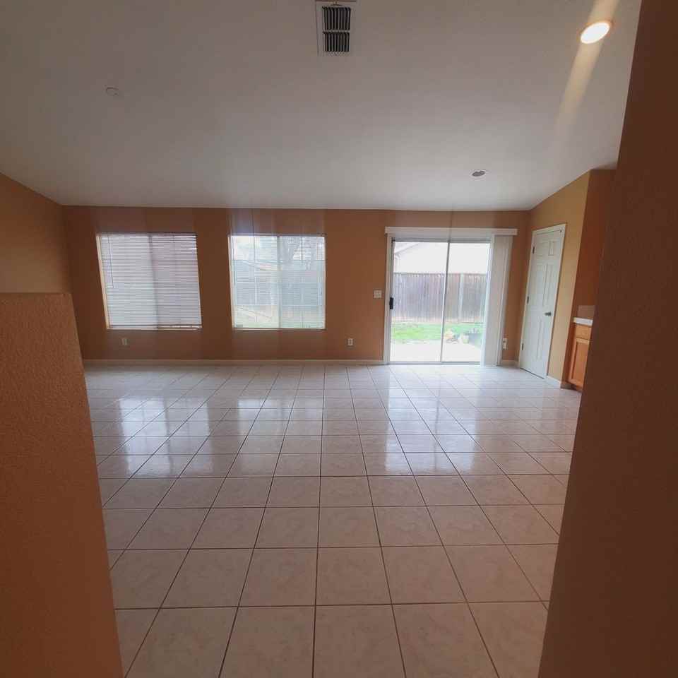 103 Bosk Ave - Photo 6 of 26