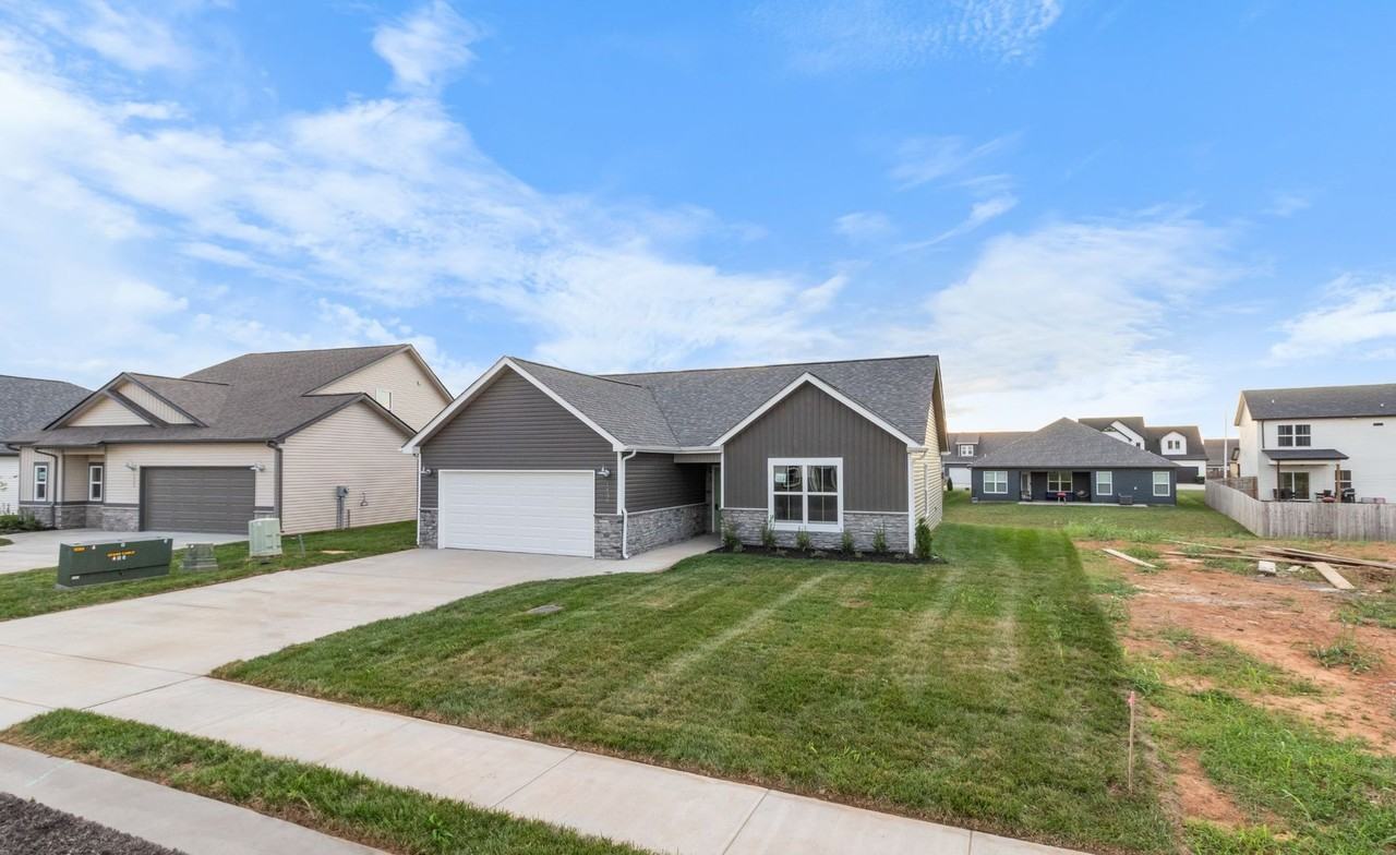 1430 Dan Brown Dr - Photo 3 of 29