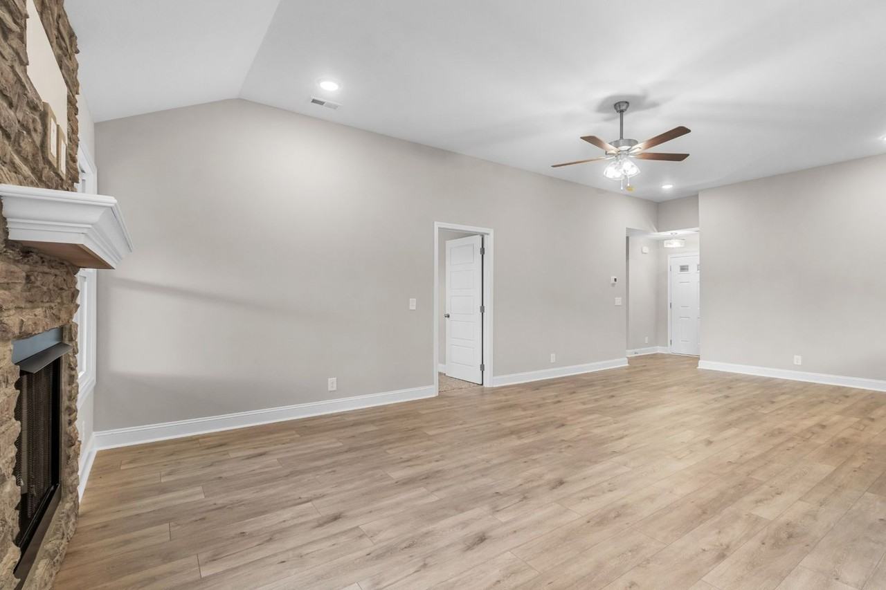 1430 Dan Brown Dr - Photo 7 of 29