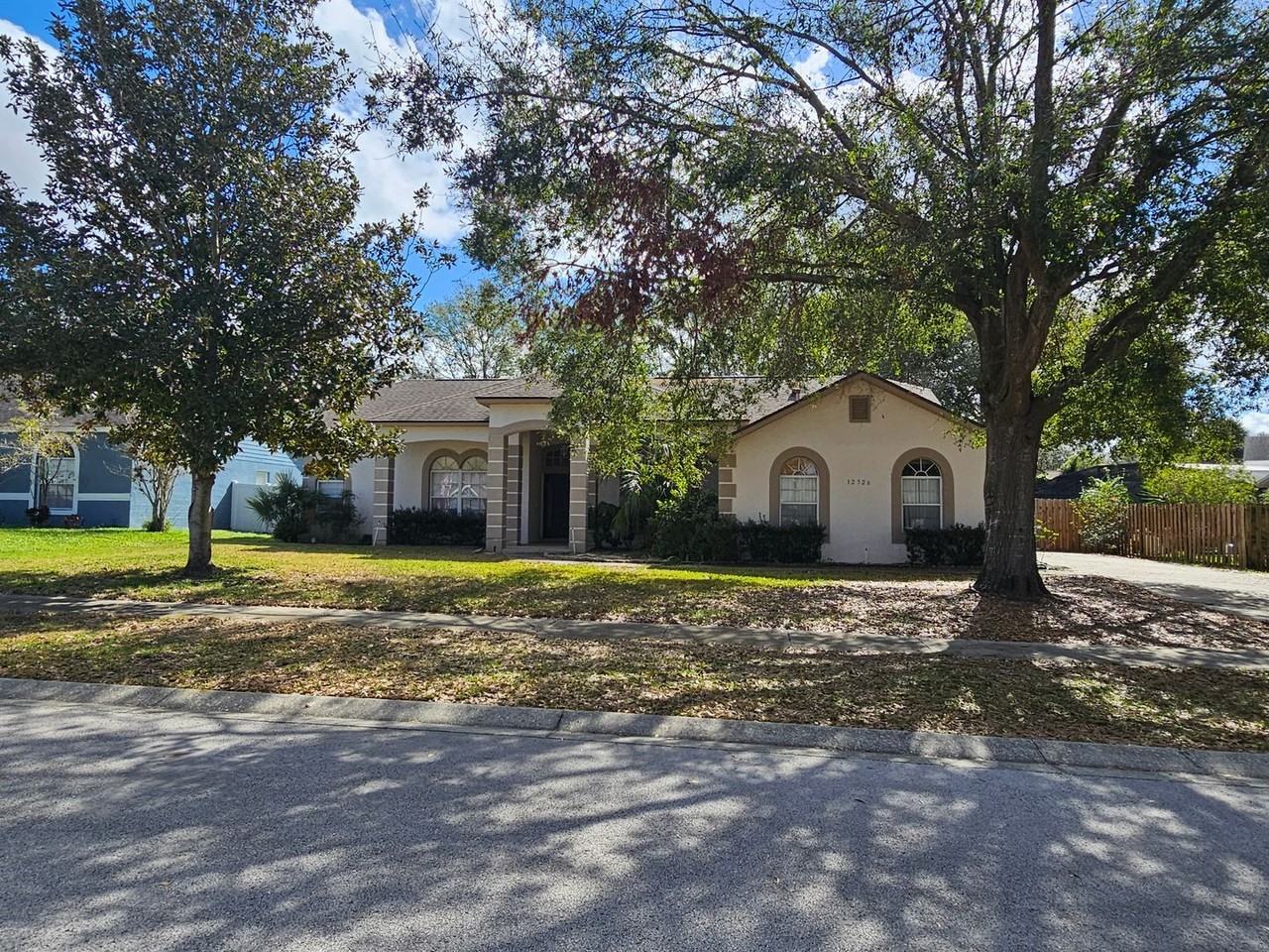 12726 Piney Woods Way - Photo 3 of 11