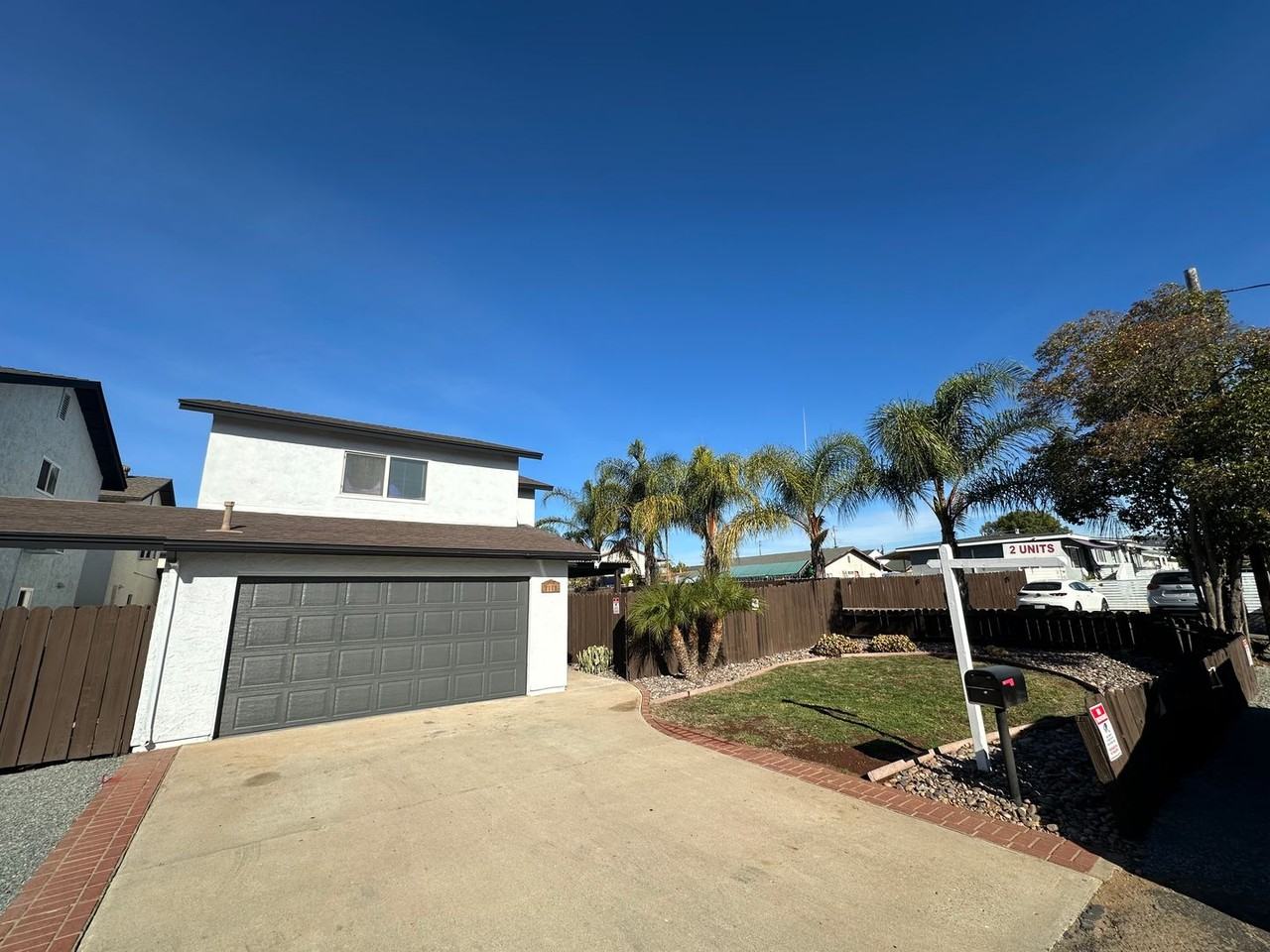 1118 Persimmon Ave - Photo 2 of 25