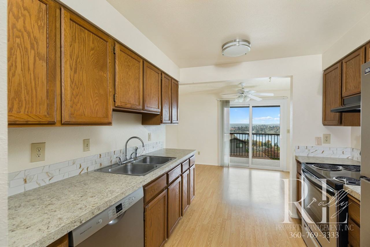 3370 Narrows View Ln Ne #202 - Photo 7 of 26