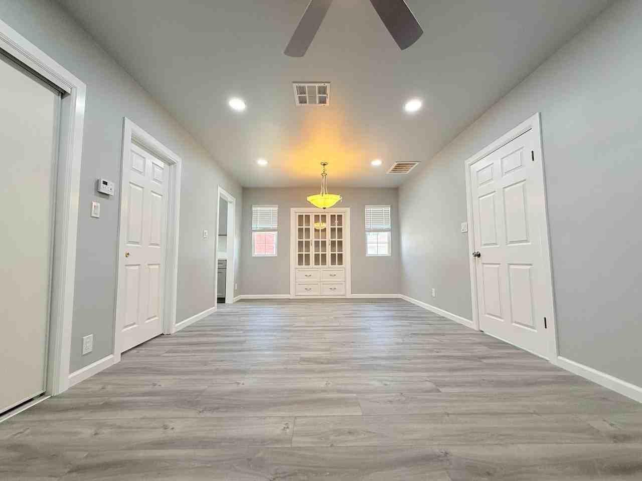 341 W Garfield Ave - Photo 2 of 16