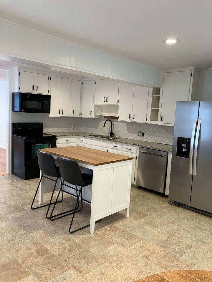 2106 Cleburne St - Photo 2 of 13