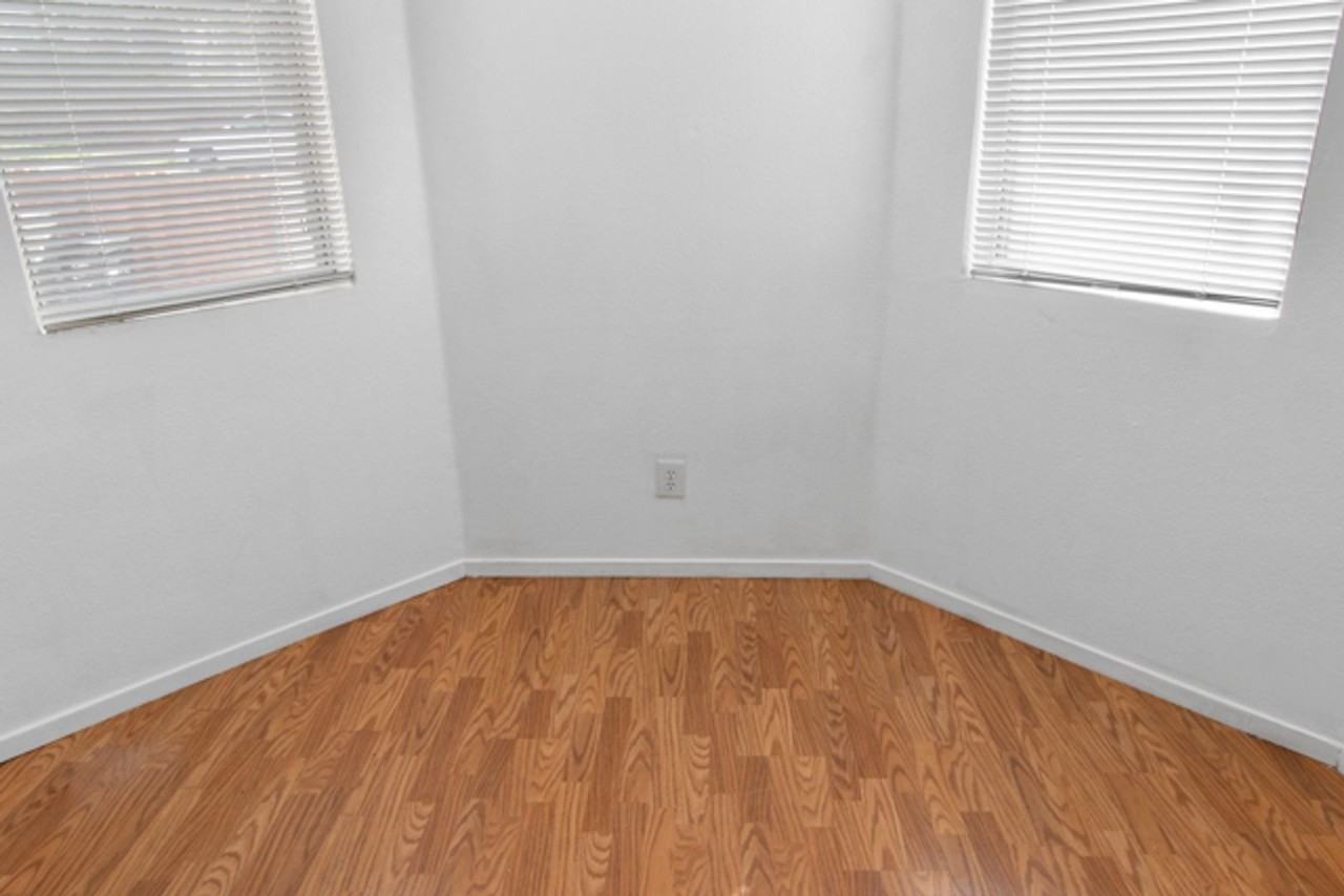 2033 22nd Ave - Photo 2 of 9