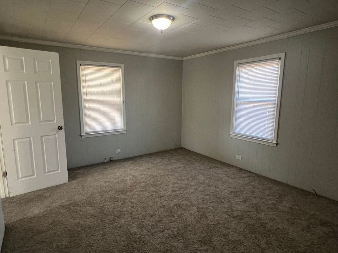417 E Rice St - Photo 3 of 11