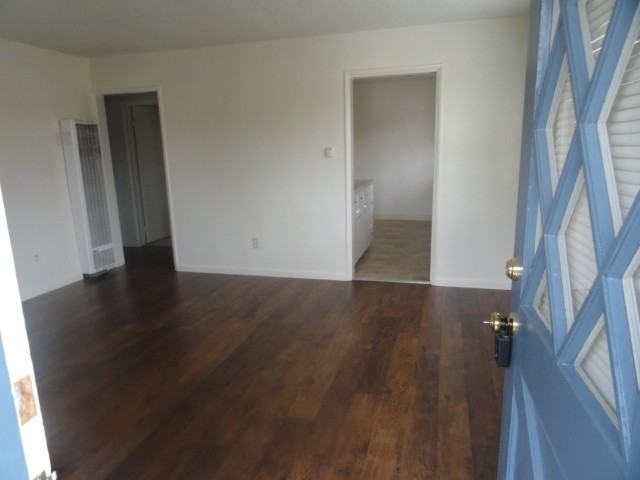 210 10th St - Photo 2 of 9