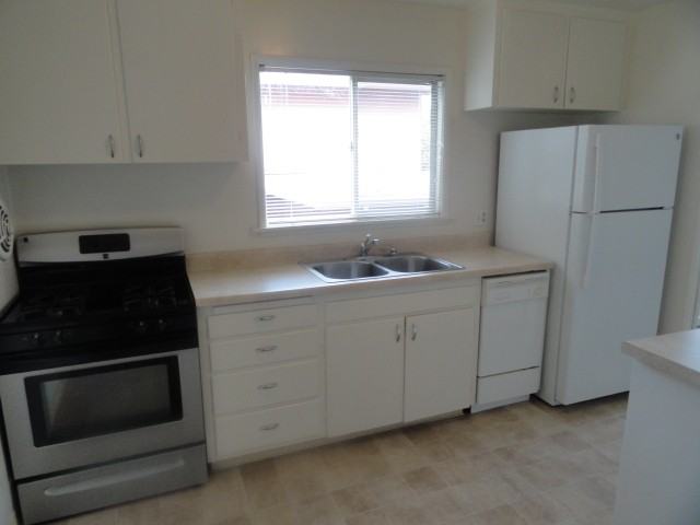 210 10th St - Photo 6 of 9