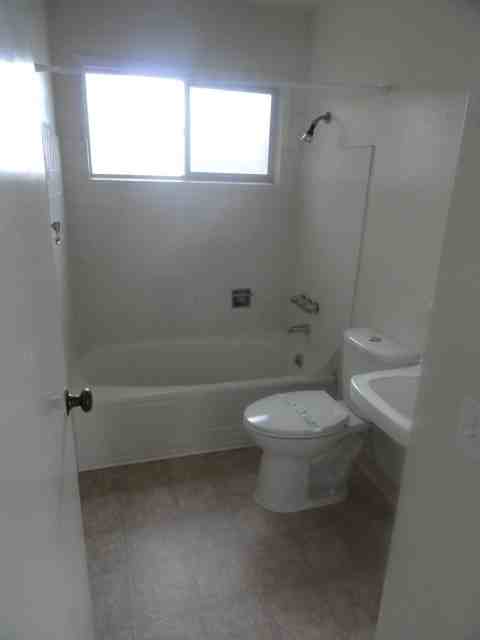 210 10th St - Photo 7 of 9