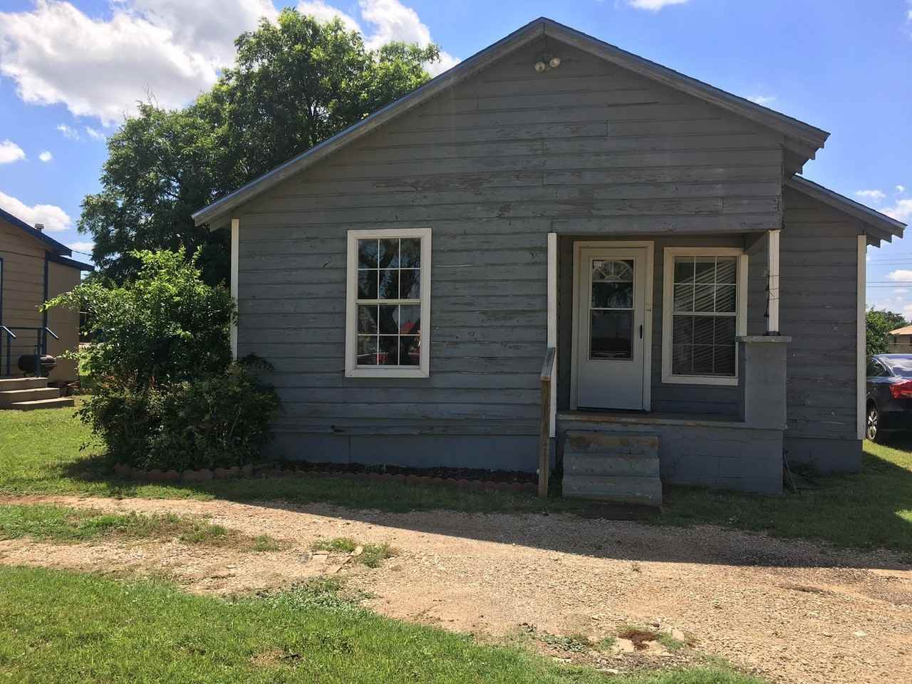 438 Cherry St - Photo 3 of 7