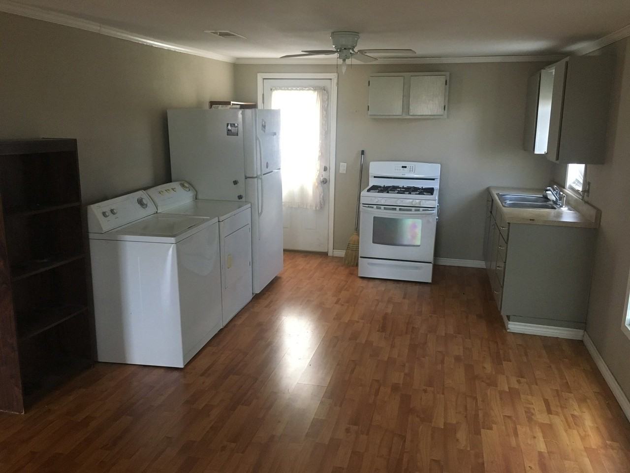 438 Cherry St - Photo 5 of 7