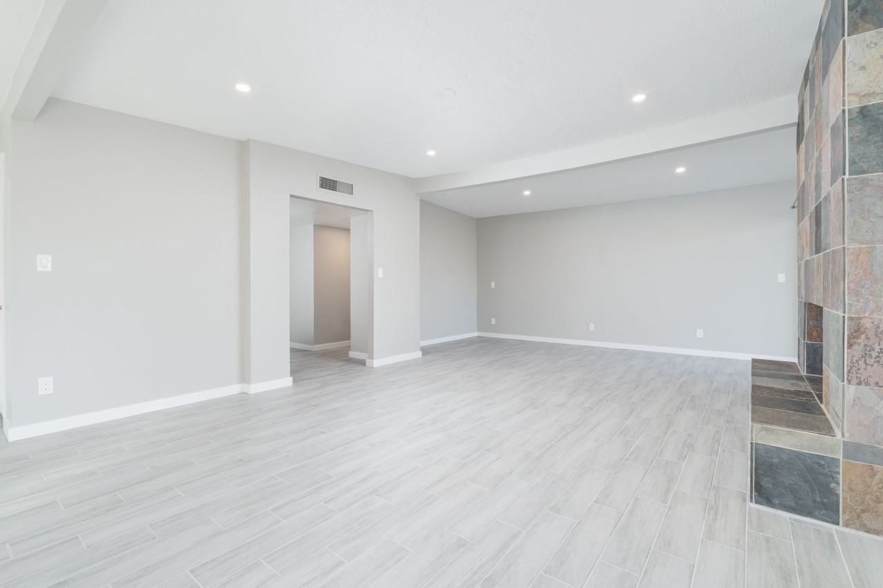 5010 W Beverly Ln - Photo 5 of 29