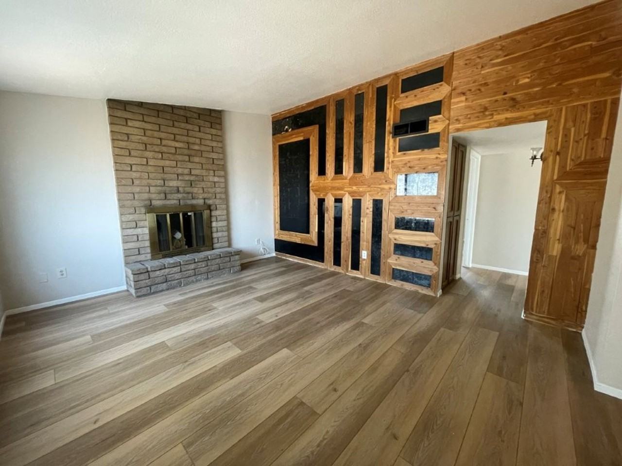 3407 S Hardy Dr - Photo 3 of 14