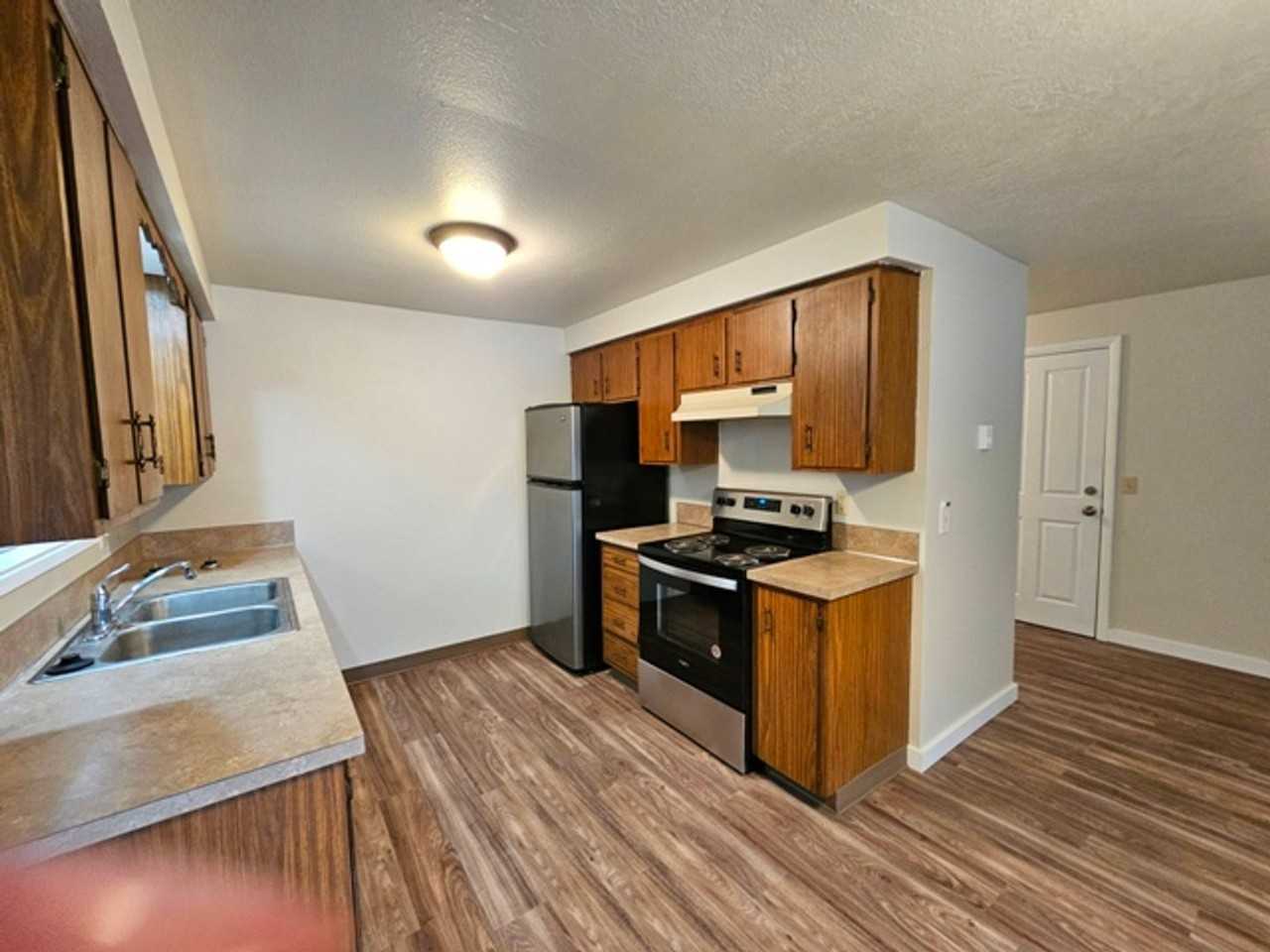 109 Sw 9th St - Photo 3 of 16