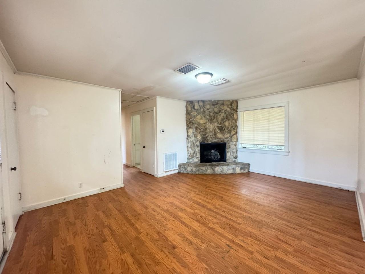 1009 Lee Ave - Photo 3 of 14