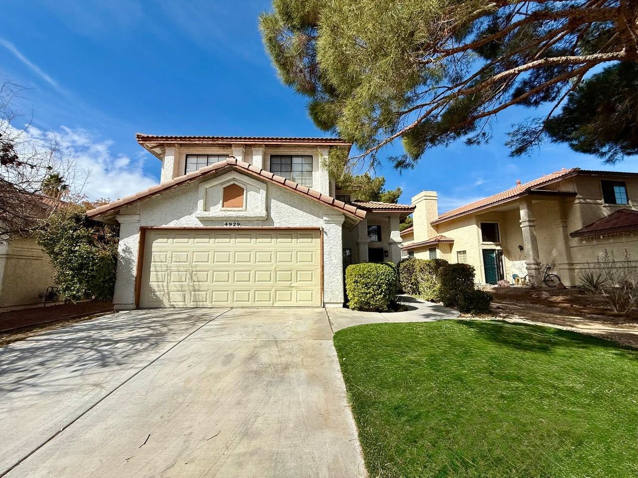 4929 Fiesta Lakes St - Photo 2 of 28