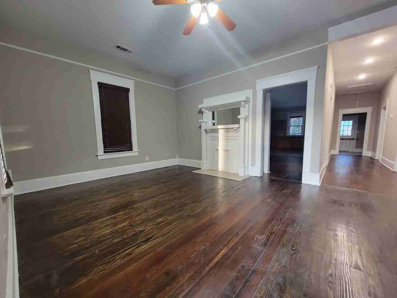 736 Queen St Sw - Photo 3 of 17