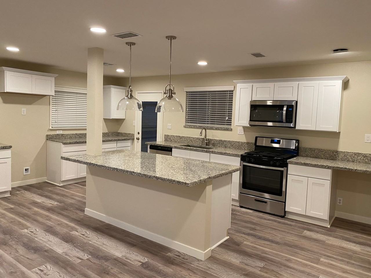 2057 Lupin St - Photo 4 of 15