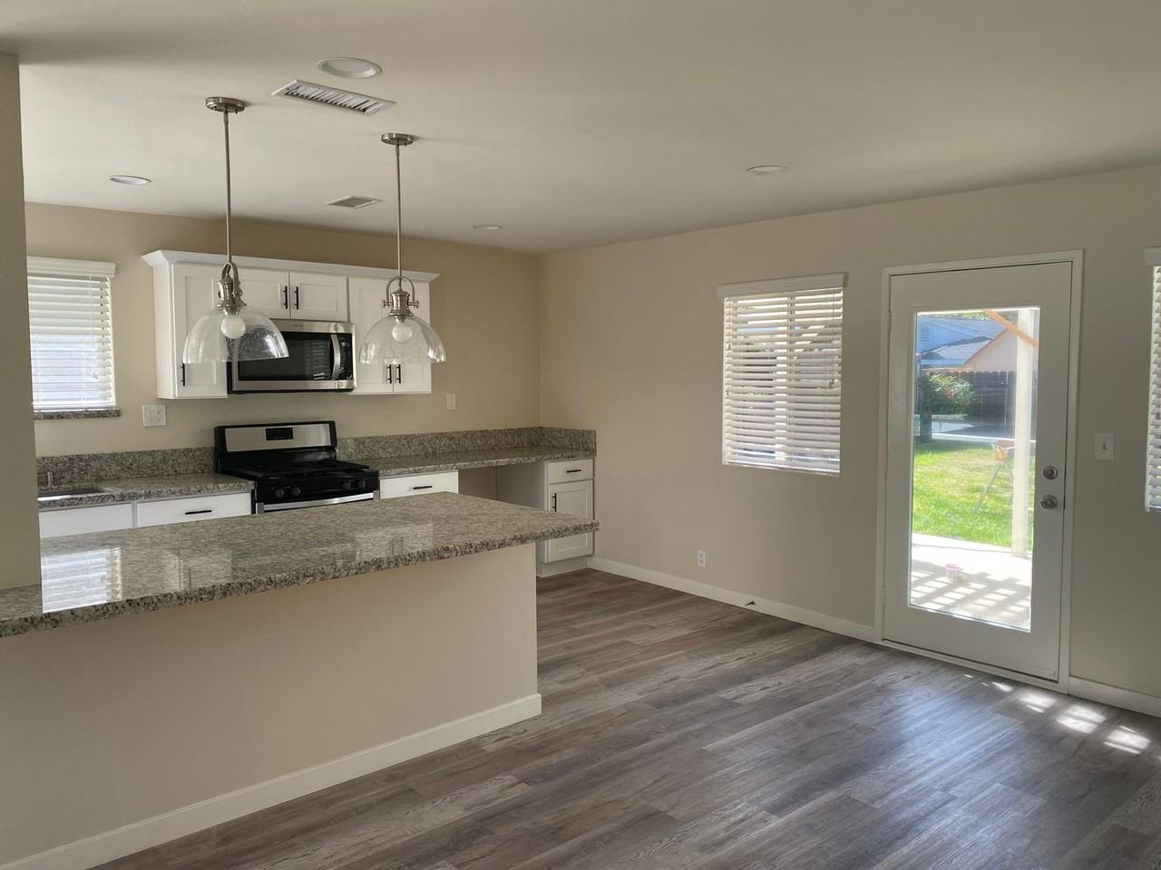 2057 Lupin St - Photo 7 of 15