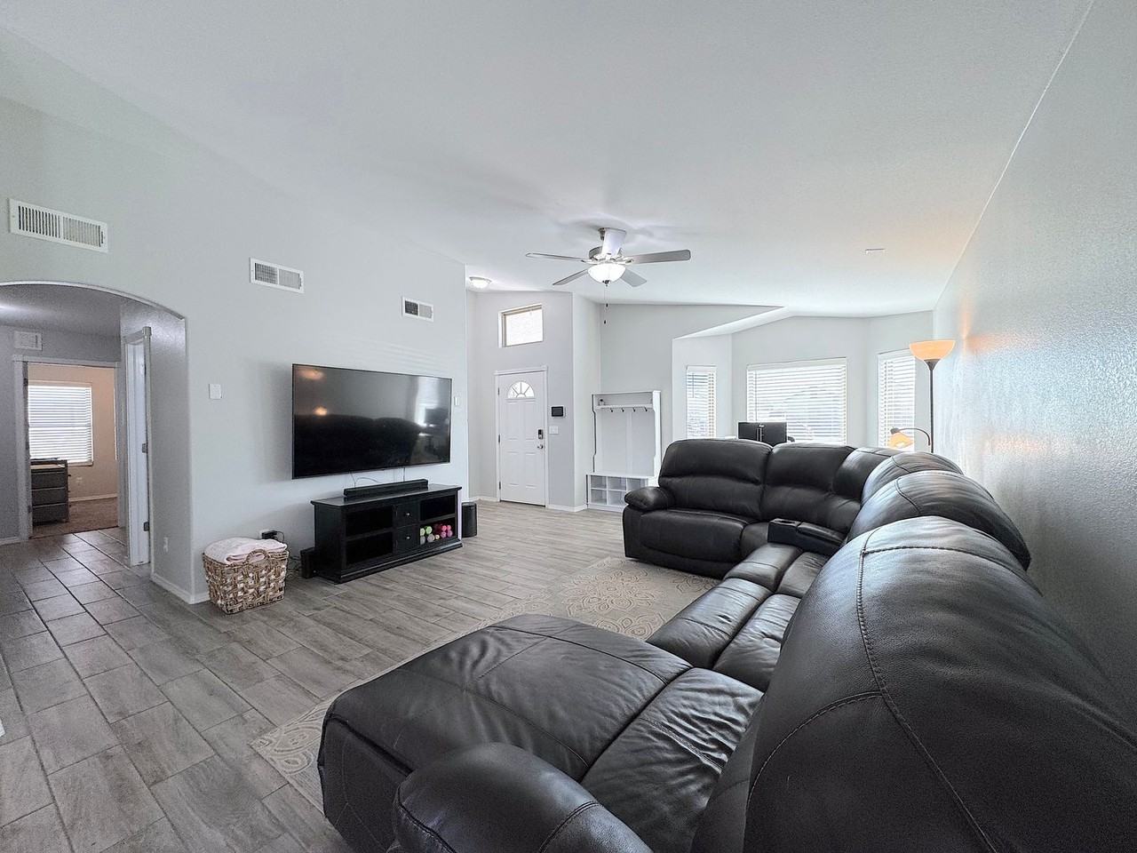 629 David Ortiz St - Photo 6 of 23