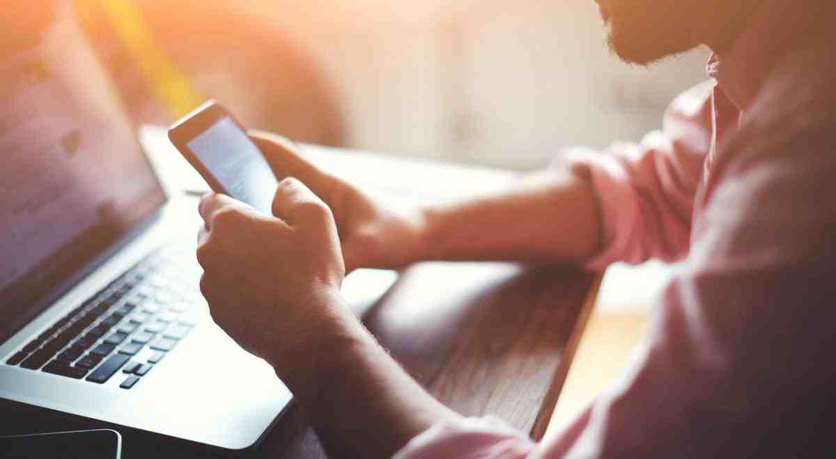 3356 Meadowood Dr - Photo 2 of 8