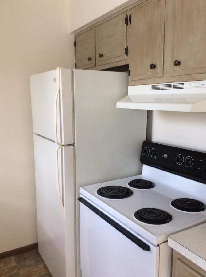 749 N Maple St - Photo 3 of 37