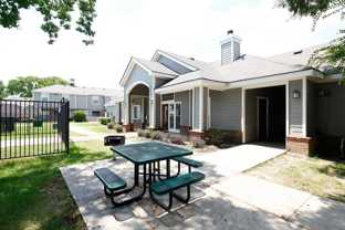 3322 Yellowstone Blvd - Photo 1 of 1