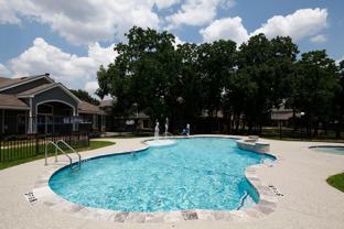 3322 Yellowstone Blvd - Photo 1 of 1