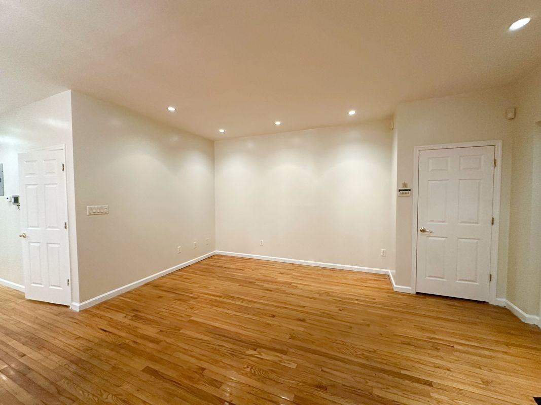 2120 Benson Ave - Photo 3 of 19