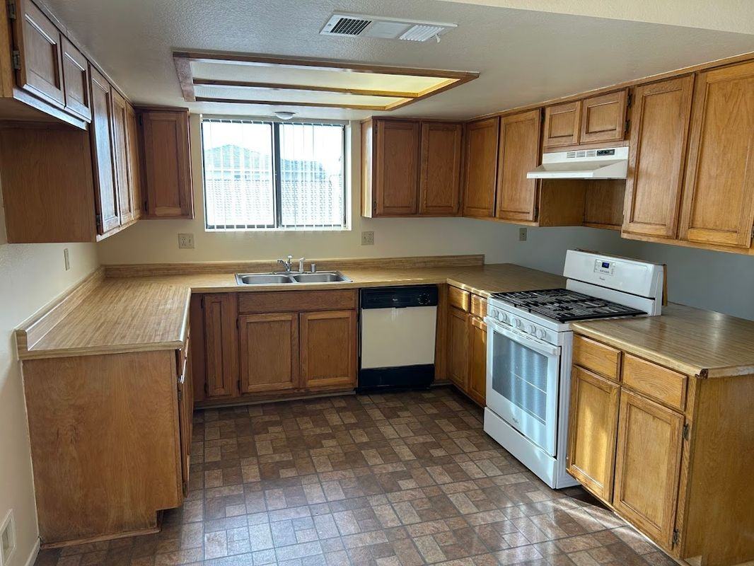 29070 Landau Blvd ##4 - Photo 5 of 14