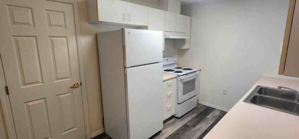 2510 Whispering Pine Dr - Photo 3 of 10