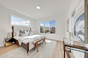 featured image of 2043 43 Avenue SW