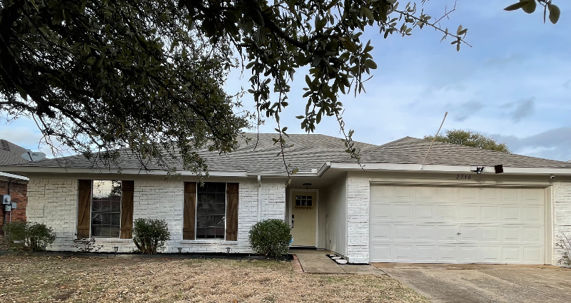 2716 Echo Point Dr - Photo 2 of 5