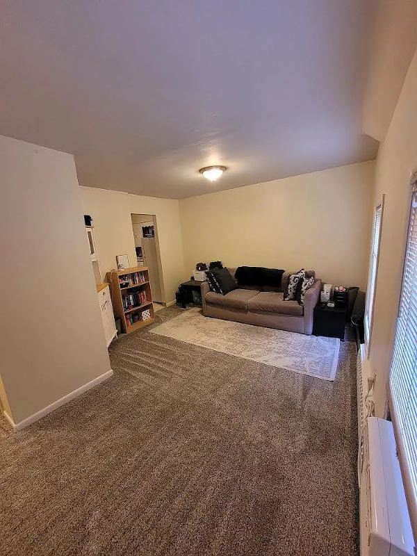 114 1/2 College Ave Ne - Photo 2 of 9