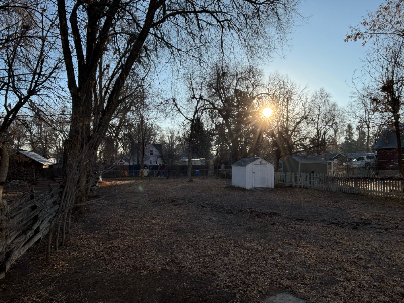 416 Peterson St - Photo 2 of 17