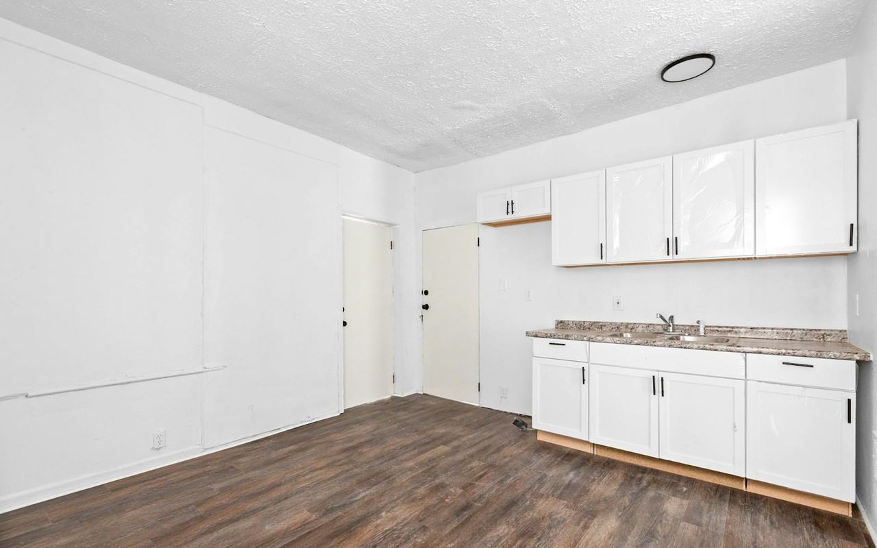 4144 Maffitt Avenue, Unit B - Photo 5 of 23