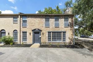 featured image of 2226 Nantucket Dr