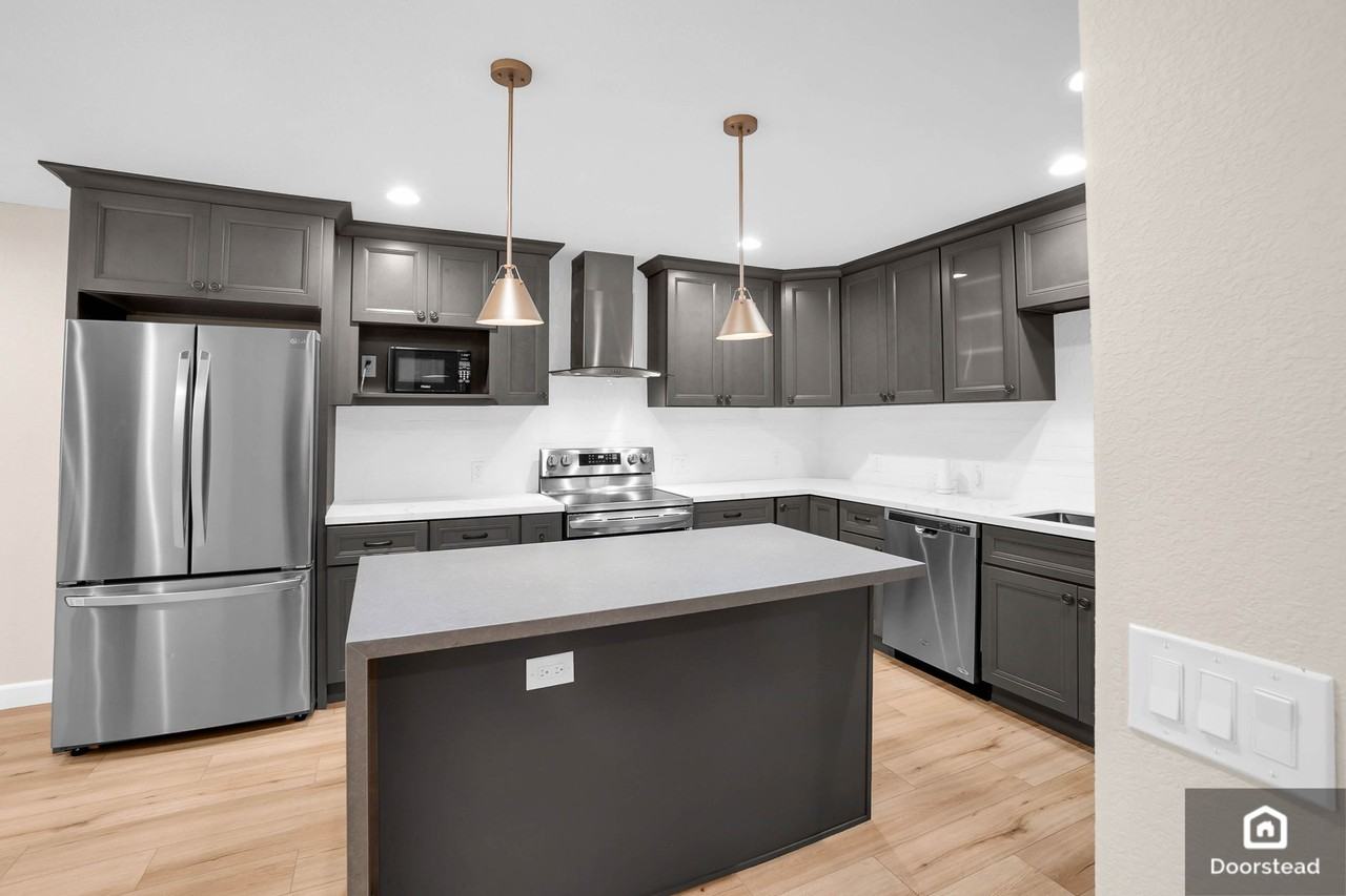 1212 Capri Dr #NA - Photo 3 of 34