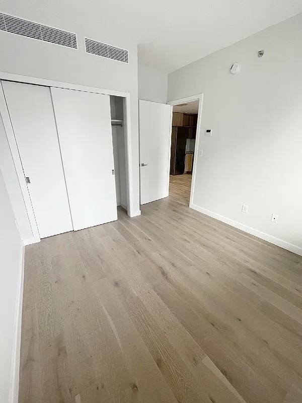 1433 31st Ave #1F - Photo 4 of 17