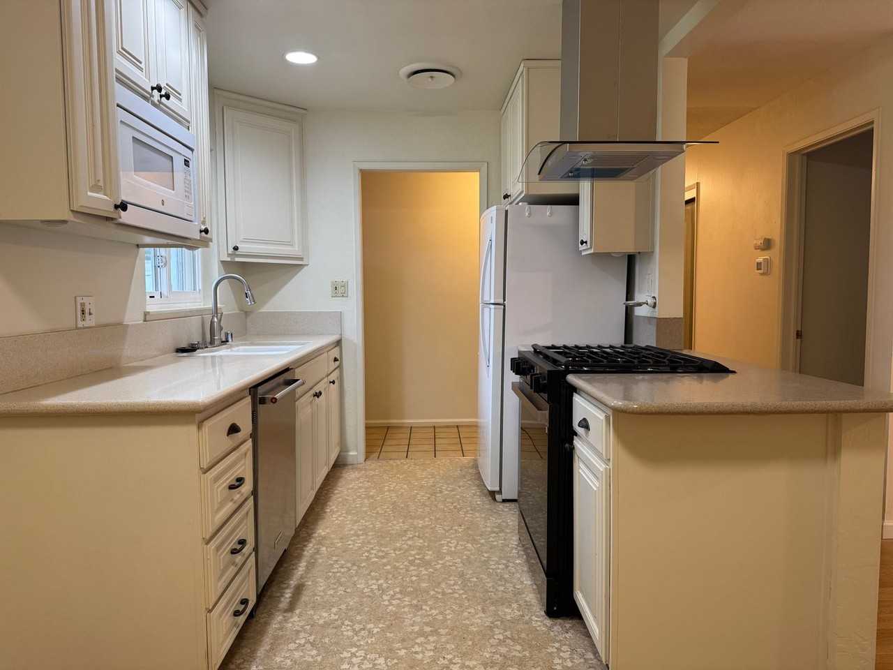 204 Zola Ave - Photo 2 of 16