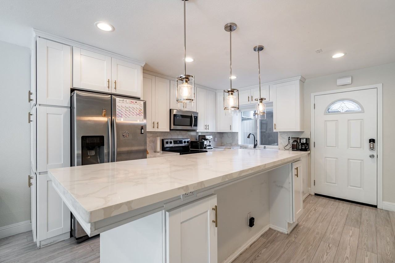 277 Countrywood Ln - Photo 2 of 25