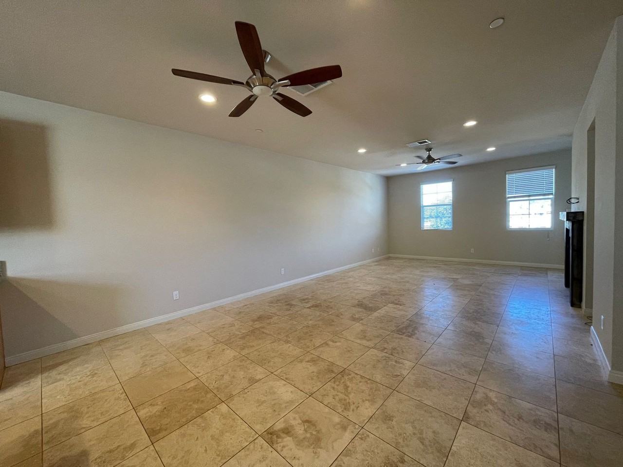 534 Camden Yards Way - Photo 4 of 17
