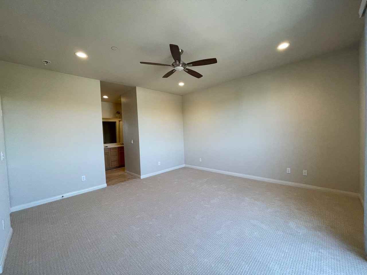 534 Camden Yards Way - Photo 5 of 17