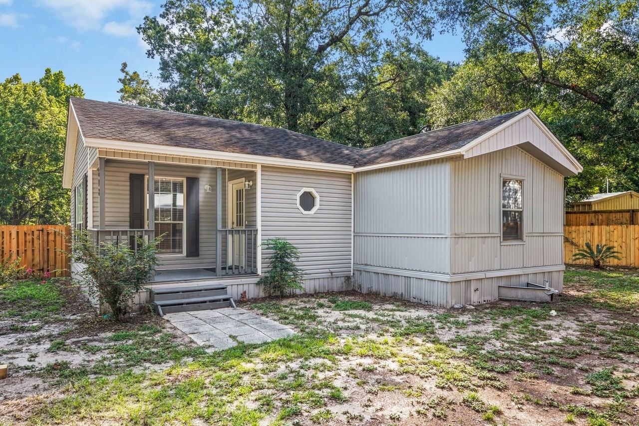 698 Persimmon St - Photo 2 of 27