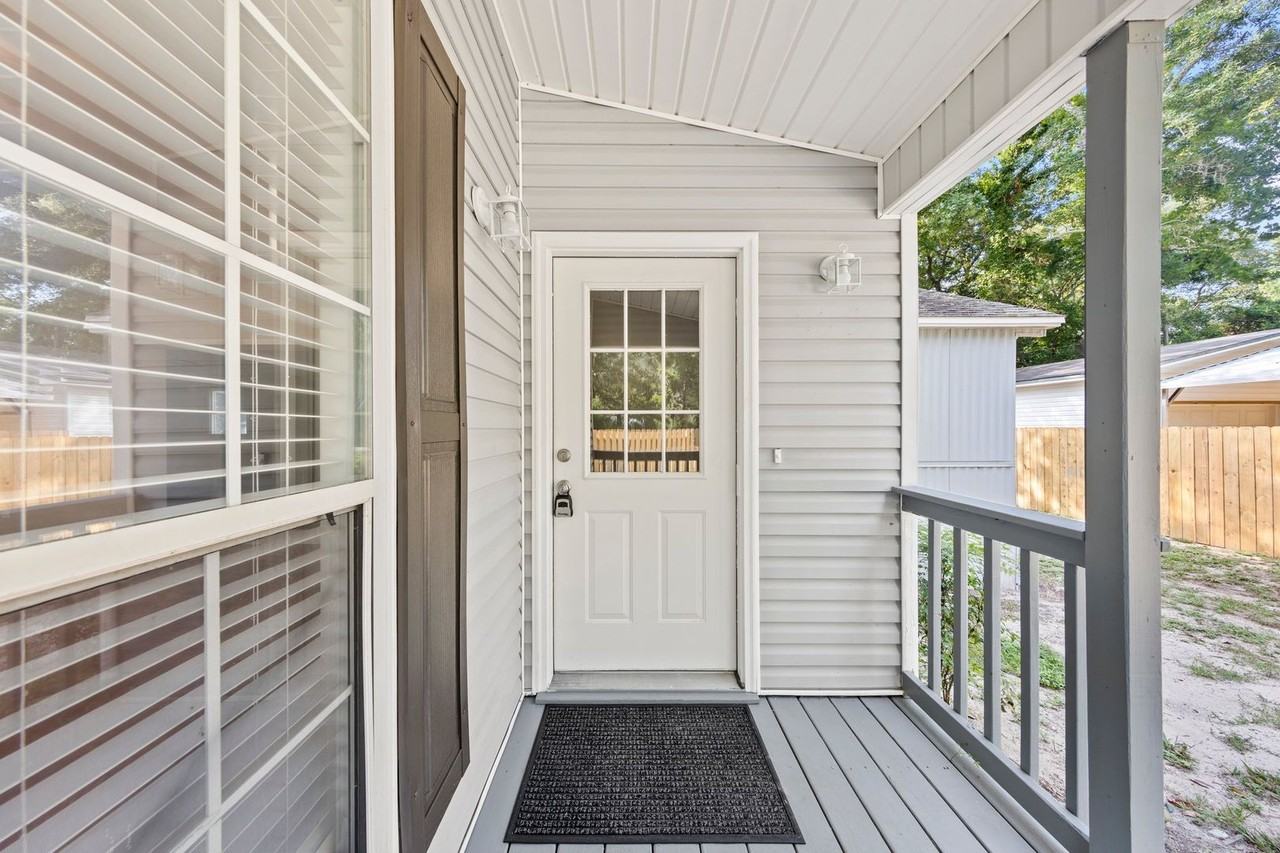 698 Persimmon St - Photo 3 of 27