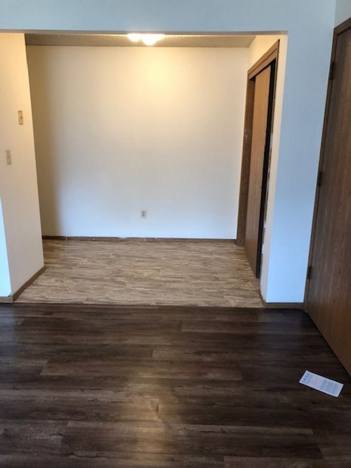 1305 Sunset St - Photo 6 of 9