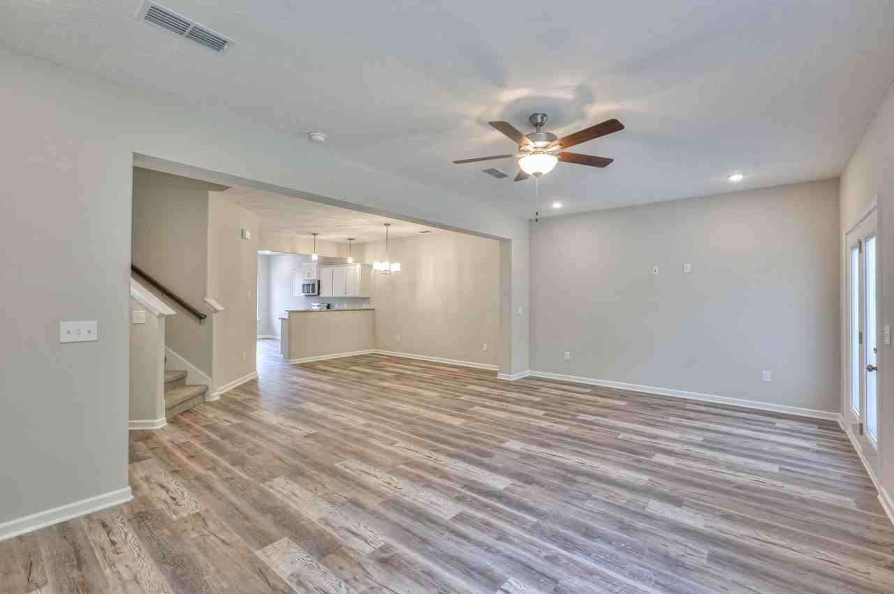 230 Creek Wood Rd - Photo 4 of 28